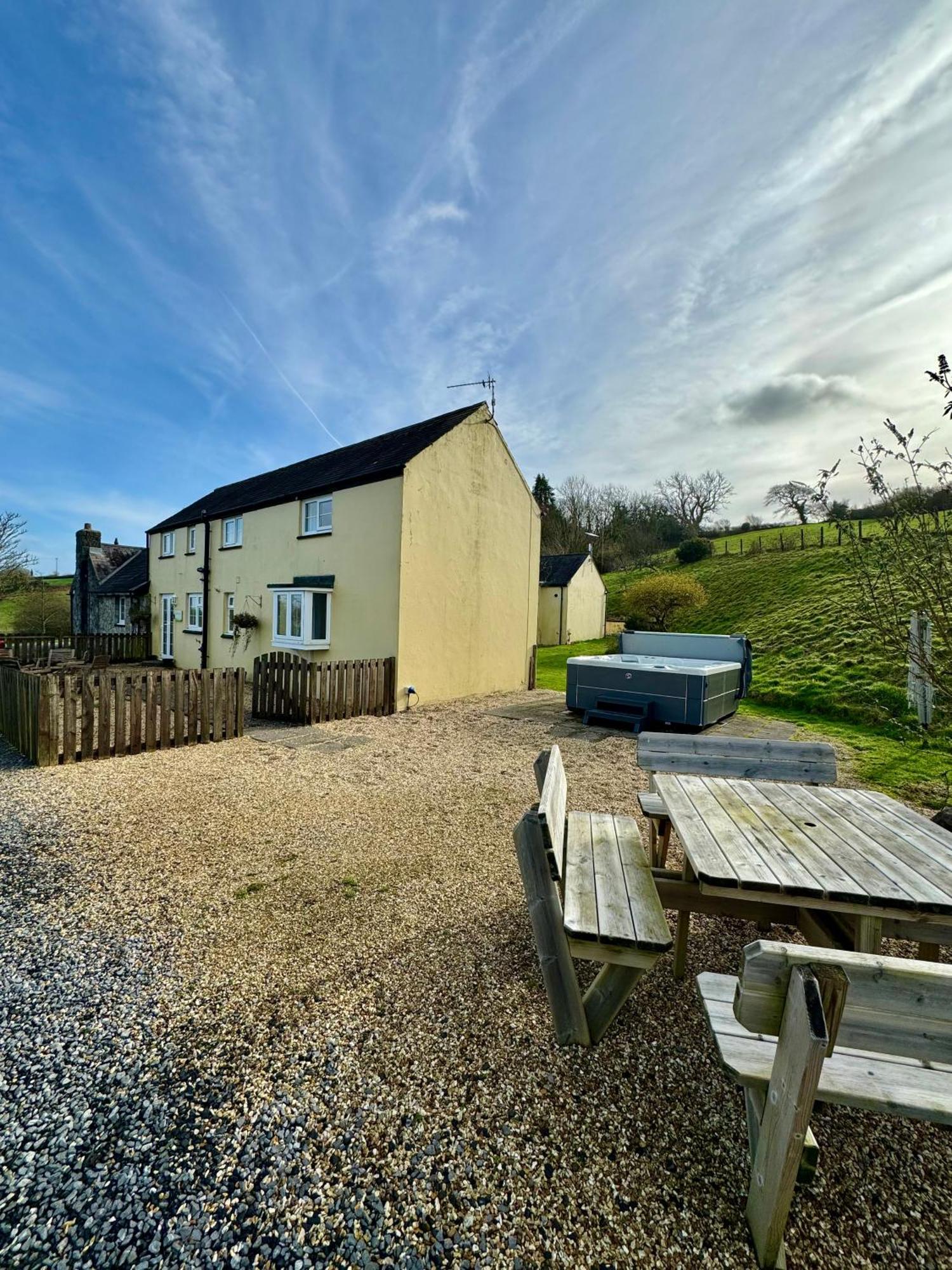 Meadowsweet Cottage Jacuzzi Edition Saundersfoot Exterior foto